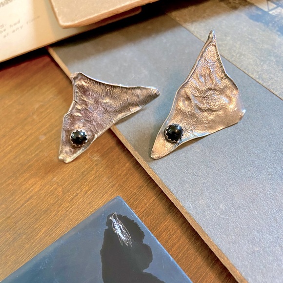 Artisan Made Sterling & Black Onyx Liquid Textured Triangle Pierced Earrings. - Picture 12 of 13